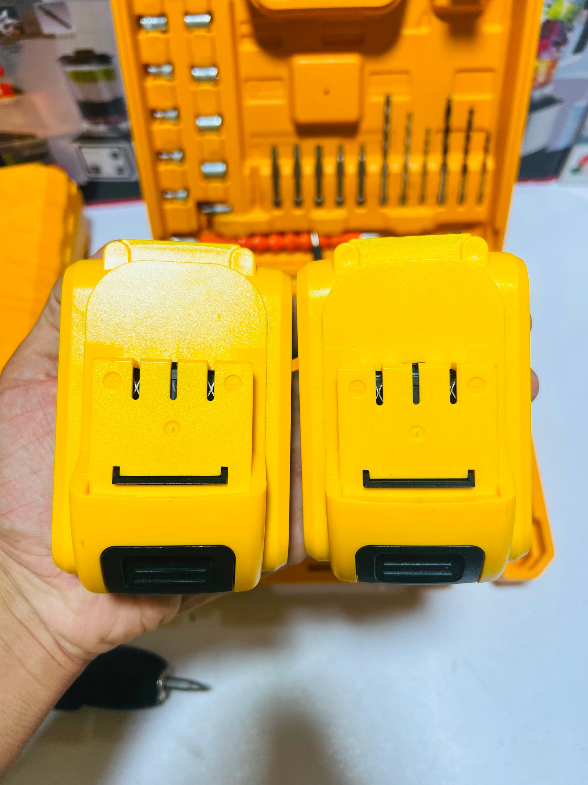 DeWalt 64V Cordless Electric Drill Machine – Battery, Screwdriver & Carry Case Kit